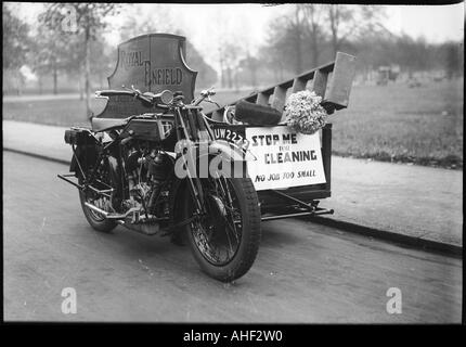 Travelling Charlady Stock Photo: 8259851 - Alamy