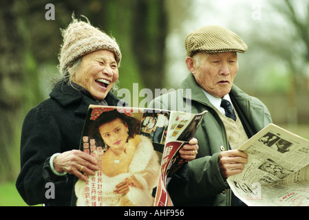 Elderly Chinese people at the Refuge for Chinese Elderly in Birmingham UK Stock Photo