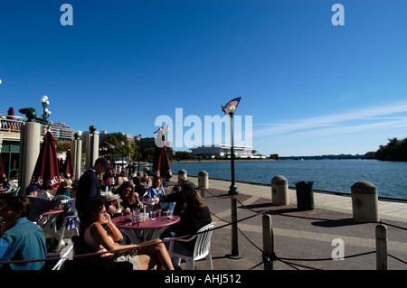 Bar and restaurant on the banks of the Potomac River, Washington DC, USA Stock Photo