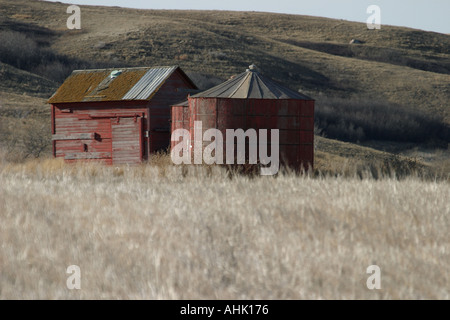 Old Circular Wooden Grain Bins In Scenic Saskatchewan Canada Stock ...