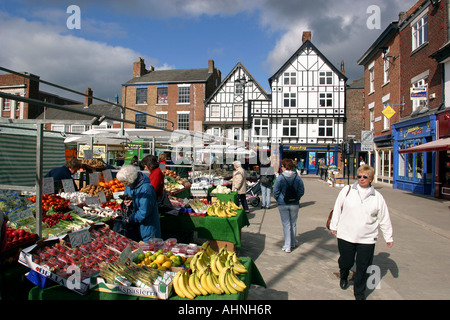 UK Yorkshire Ripon Market Day fruit and vegetable stall Stock Photo