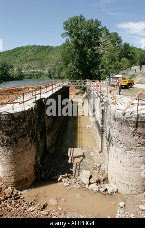 Lock renovation on the River Lot near Cahors, South West France Stock Photo