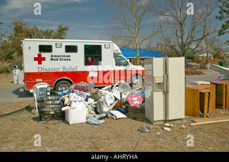 Victims of Hurricane Ivan in Pensacola Florida suburb come to Red Cross emergency for food water and ice Stock Photo