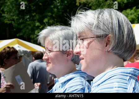 Twins Convention at Twinsburg Ohio Gray hair sisters Stock Photo