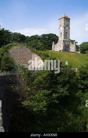 dh  HELMSDALE SUTHERLAND War memorial clock tower and fishermans ice house Stock Photo