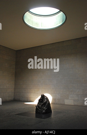 Pietà von Käthe Kollwitz im Schinkelbau Neue Wache unter den Linden Berlin Stock Photo