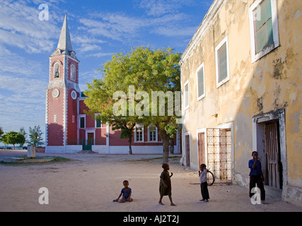 Children play in front of the governor's palace on Ilha do Mozambique, the old capital of Portuguese East Africa Stock Photo