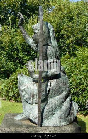 'Alice through the looking glass' statue Castle Grounds Guildford Surrey Stock Photo