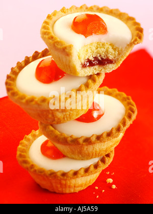 BAKEWELL TARTS PIES Stock Photo