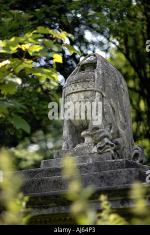Gravestone detail in Tower Hamlets Cemetery Park London Stock Photo