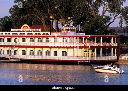 padelford riverboats harriet island