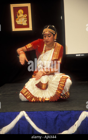 Dancer at an Indian festival in Watford Stock Photo