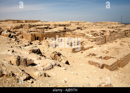 pyramids egypt giza cairo