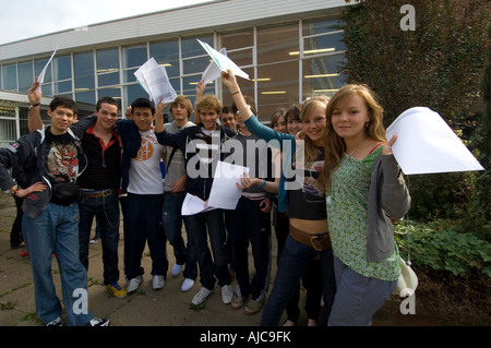 Students at Cherwell school Oxford celebrate their gcse results in 2007 Stock Photo