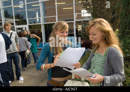 Students at Cherwell school Oxford celebrate their gcse results in 2007 Stock Photo