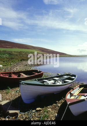 dh Loch of Swannay EVIE ORKNEY Anglers fishing boats lochside isolation boat Stock Photo