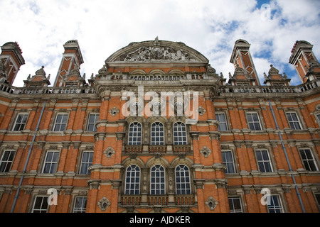 The Founder's Building, Royal Holloway, University of London, Egham ... - Royal Holloway FounDers BuilDing University Of LonDon Egham AjDker