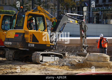 Roadwork digger, Reims, Marne, Champagne-Ardenne, France Stock Photo