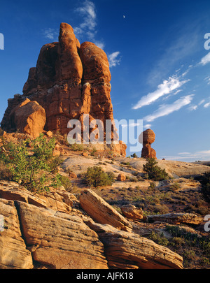 Balanced Rock, Arches National Park, Moab, Utah Stock Photo - Alamy