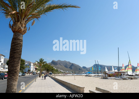 Main beach and seafront promenade at Puerto Pollensa, North Coast, Mallorca Spain Stock Photo