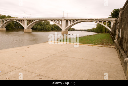 Bridge across Wabash River near George Rogers Clark National Historical Park, IN Stock Photo