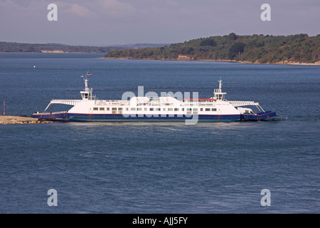 Bramble Bush Bay chain car ferry crossing to Sandbanks Peninsula Poole Harbour UK Stock Photo