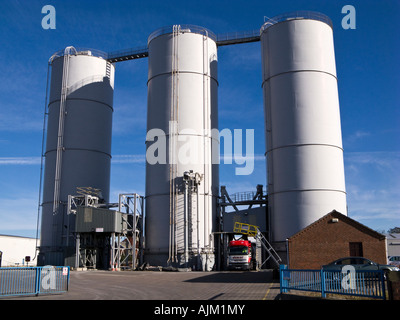 Loading a truck from quayside bulk grain silos at Goole docks, East Yorkshire, UK Stock Photo