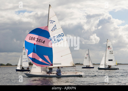 Weekend hobby Uk. Datchet Water Sailing Club Queen Mother Reservoir Slough, Berkshire England 2007 2000s HOMER SYKES Stock Photo