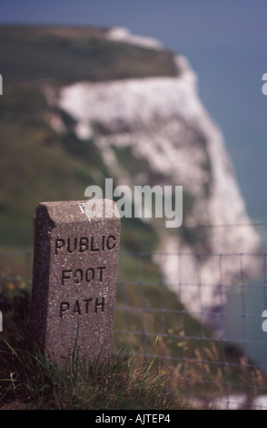 Public footpath marker on trail along the edge of the White Cliffs of Dover, Langdon Bay, Kent, England Stock Photo