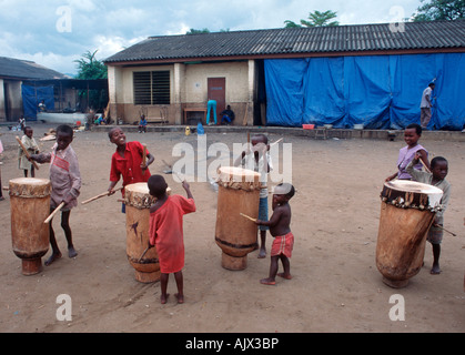 Displaced Burundi Tutsis and Hutus living in school in Nagaragara Quarter in Bujumbura. Stock Photo