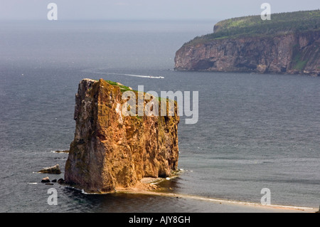 Percé Rock and Ile Bonaventure from high viewpoint (Pic d'Aurore), Gaspé , QC Quebec, Canada Stock Photo