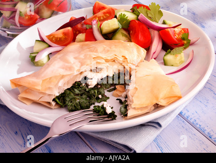 SPINACH AND RICOTTA FILO PASTRY PARCELS Stock Photo