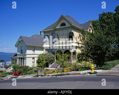 A view of some of the old Victorian homes overlooking the Columbia River Stock Photo
