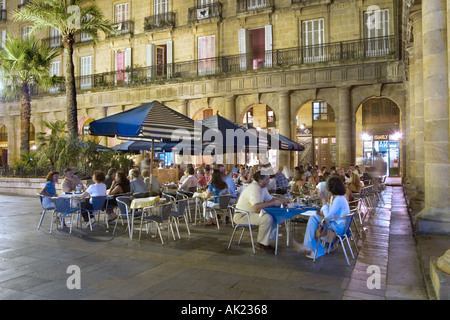 Street Cafe at night, Plaza Nueva, Bilbao, Basque Country, Spain Stock Photo