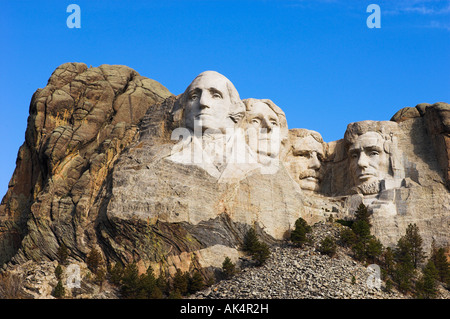 VISITOR CENTER MOUNT RUSHMORE NATIONAL MONUMENT (©GUTZON & LINCOLN ...