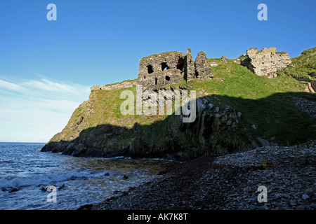The impressive ruin of Findlater Castle on the coast between Cullen and Sandend in Aberdeenshire, Scotland, UK Stock Photo