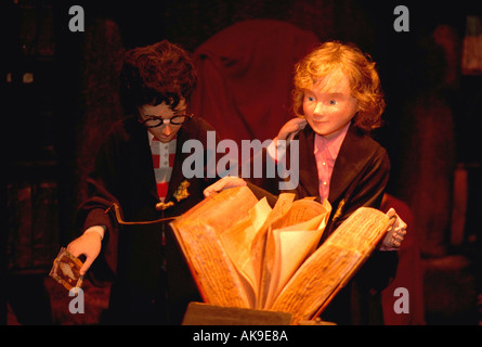 Harry and Hermione reading. Marshal Fields' Holiday Display Titled: Have a Harry Potter Christmas. Minneapolis Minnesota USA Stock Photo