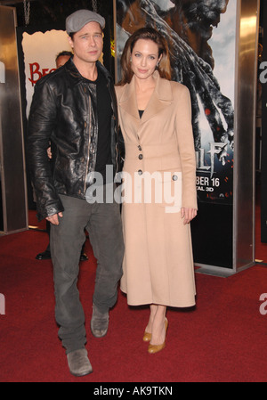 Angelina Jolie and Brad Pitt at the Los Angeles premiere of Beowulf Stock Photo