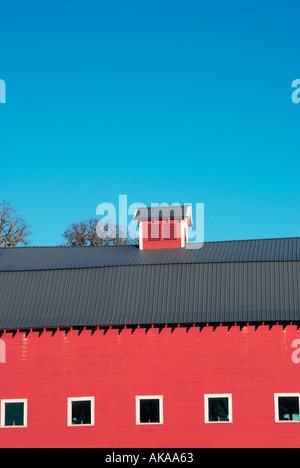 Old Red Barn Stock Photo - Alamy