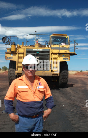 Driver and huge haul truck coal mine central queensland dsc 3082 Stock Photo