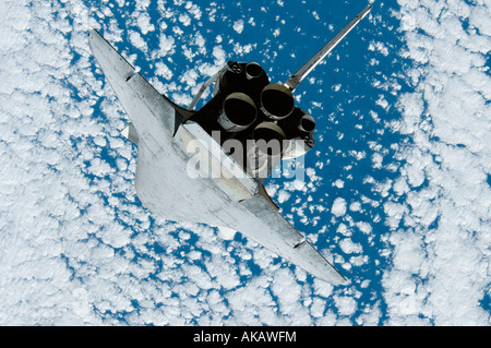 Rear View of Space Shuttle Discovery from International Space Station ...
