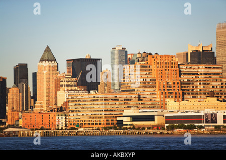 Worldwide Plaza, MIDTOWN MANHATTAN, BUILDINGS, ARCHITECTURE, HUDSON RIVER, WEST SIDE, NEW YORK CITY, GOLDEN, CONDOMINIUMS, COOPS Stock Photo