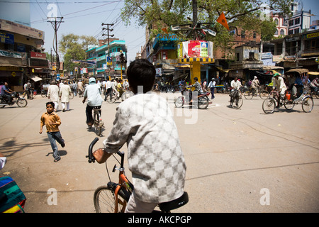 A busy traffic intersection in Varanasi centre. Varanasi, India. Stock Photo