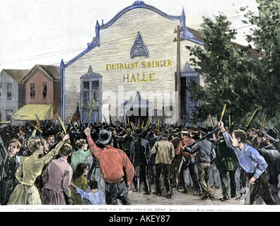 Homestead rioters assailing the Pinkerton men guarding Carnegie Steel Works 1892 Stock Photo