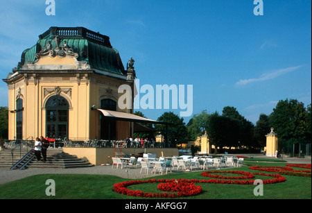Wien 13, Schönbrunn, Tiergarten, der ehem. kaiserliche Frühstückspavillon, heute ein Café-Restaurant Stock Photo
