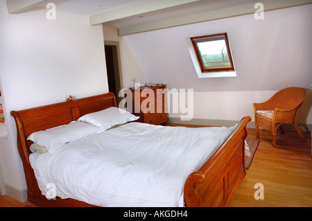 THE MASTER BEDROOM OF A TIMBER FRAMED HOUSE GLOUCESTERSHIRE UK Stock Photo