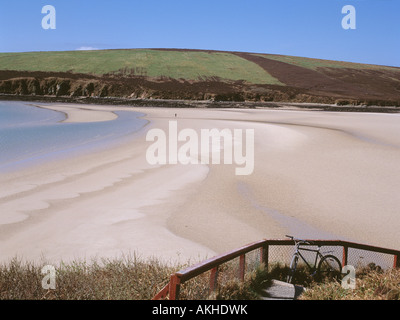 dh Waulkmill Bay ORPHIR ORKNEY Parked bicycle bird watcher sandy beach and bay