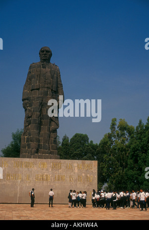 Mexican students, Mexican students, statue of Benito Juarez, Benito Juarez, Campanas Hill, Santiago de Queretaro, Queretaro, Queretaro State, Mexico Stock Photo