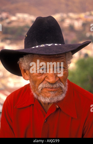 1, one, Mexican man, Mexican man, old man, elderly man, mature man, senior citizen, wearing hat, Guanajuato, Guanajuato State, Mexico Stock Photo