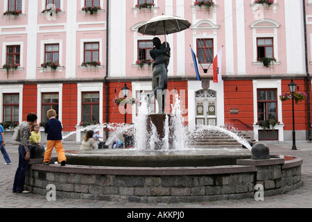 The Kissing Students fountain on Town Hall Square, Raekoja Plats in Tartu, Estonia Stock Photo